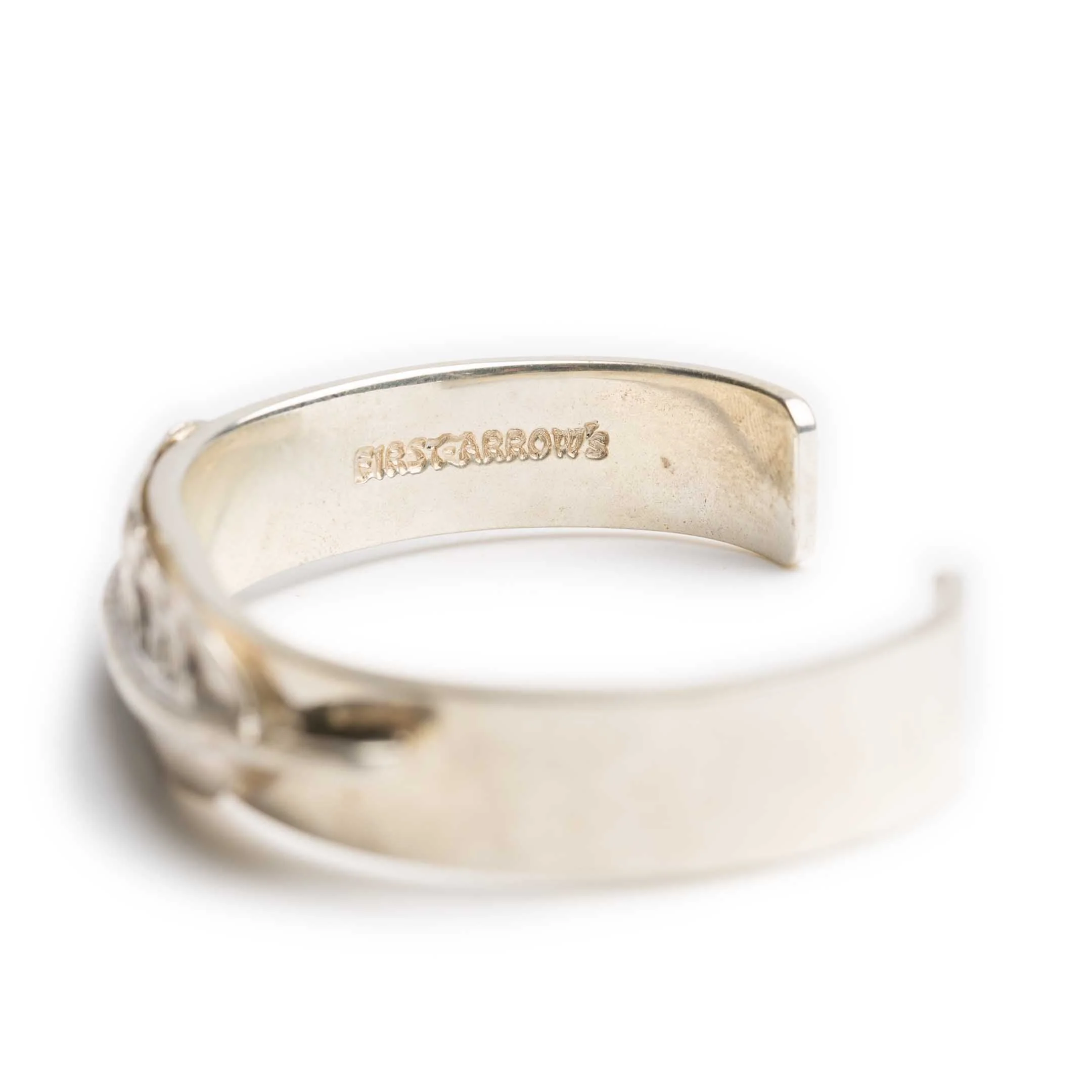 First Arrow’s BR-149 Flat Hammered 12MM Bangle with Kazekiri Feather - Image 2